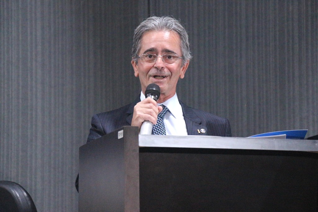 Desembargador Fábio Bittencourt, diretor-geral da Esmal.