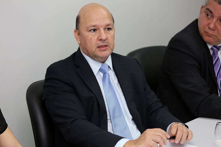 Juiz Gustavo Souza Lima.