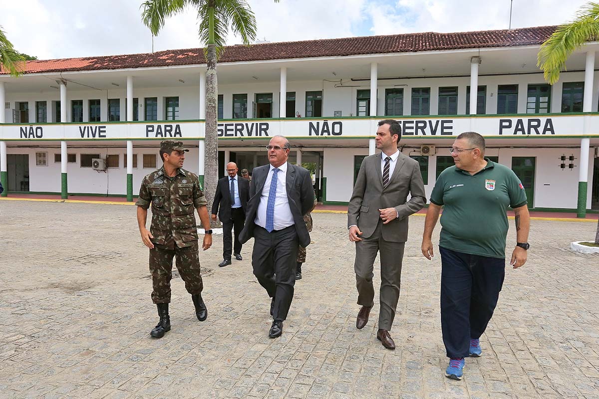 Coronel Gadelha; desembargador Fernando Tourinho; juiz Rafael Casado e Coronel João Marques