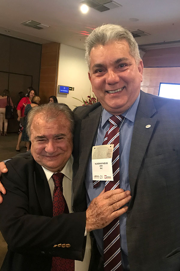 Juiz Wlademir Paes de Lira e professor Zeno Velozo, palestrante que fez a conferência de abertura