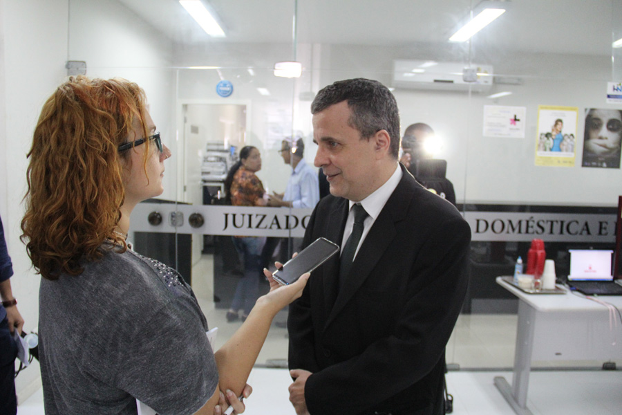 Juiz José Miranda em entrevista para a imprensa.
