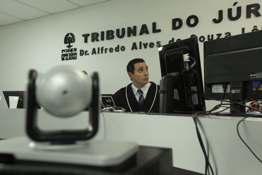 Magistrado José Eduardo Nobre durante interrogatório do réu