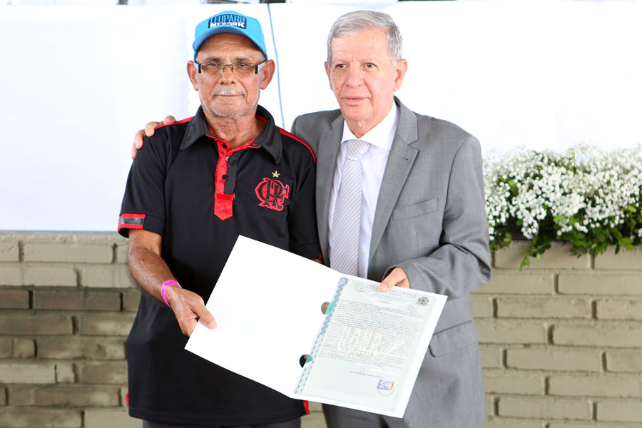 Entrega de títulos do Programa Moradia Legal II em Boca da Mata.