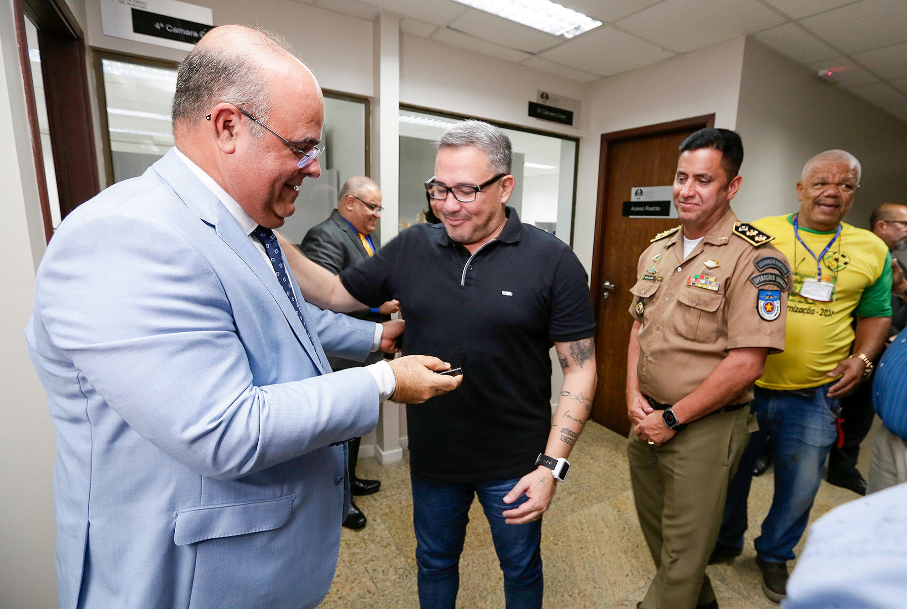 Presidência do TJAL homenageia servidores pais do Judiciário.