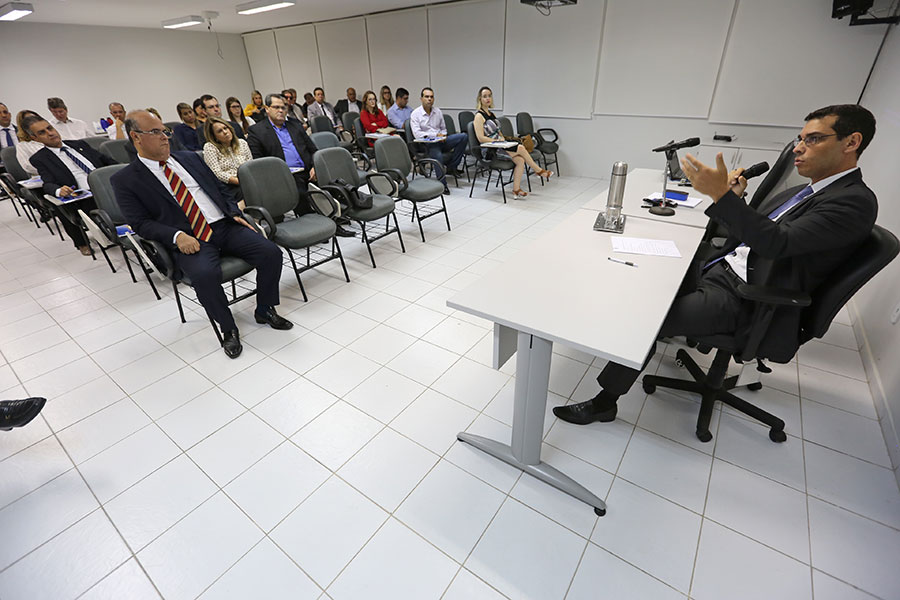 Professor Swarai Cervone de Oliveira ministrou as aulas