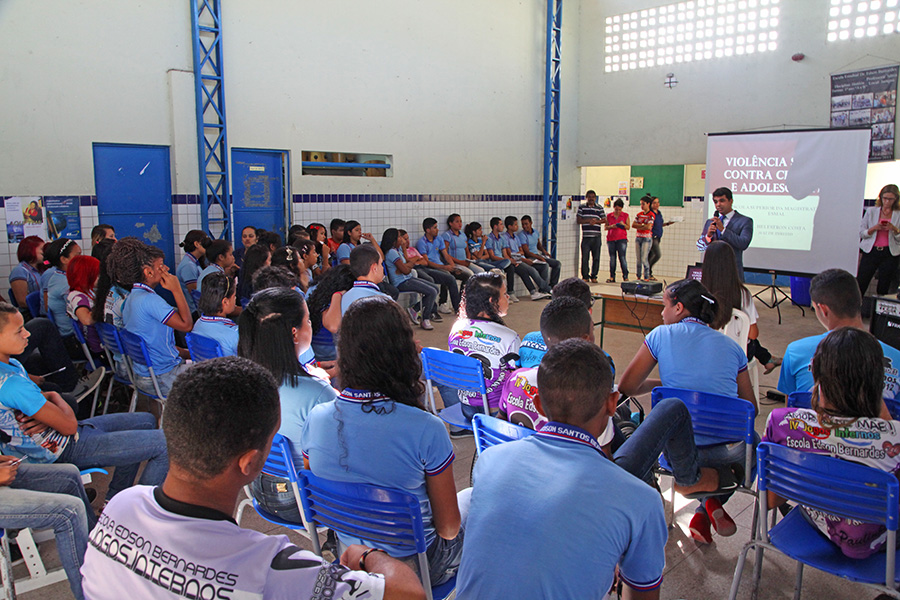 Palestra do magistrado Helestron Silva da Costa.