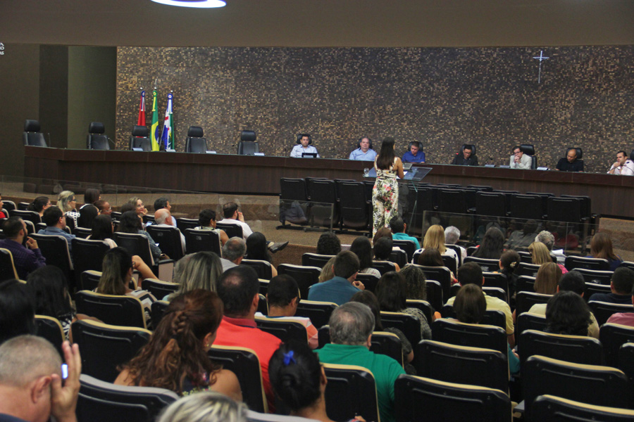 Tutmés Airan ouviu demandas dos servidores do Judiciário de Alagoas.