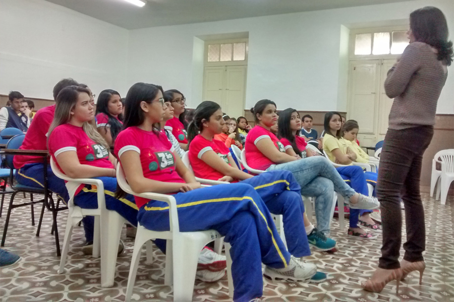 Promotora Amélia Campelo no Colégio Nunila Machado, em São Miguel dos Campos. Foto: PCJE