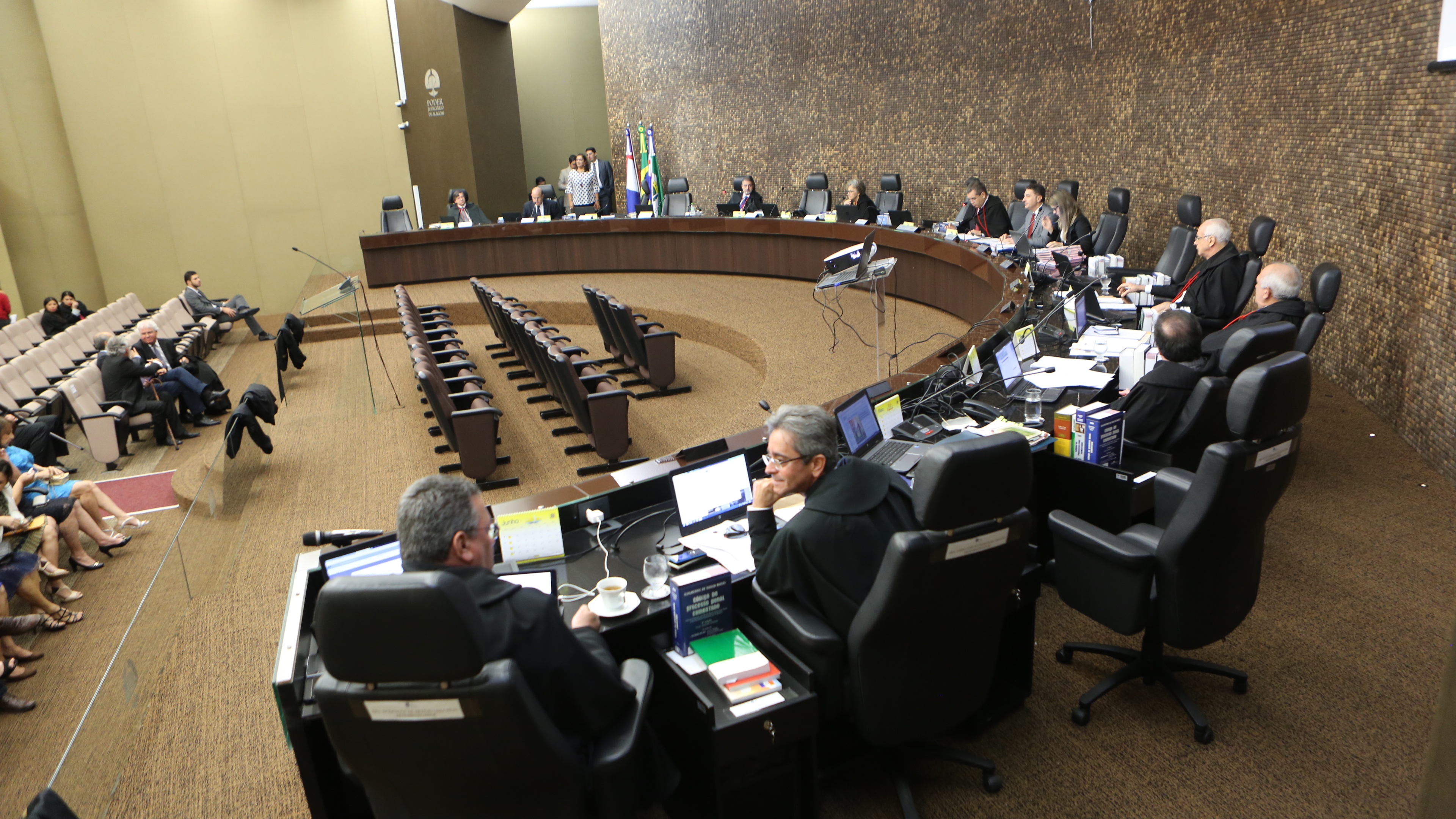 Sessão plenária administrativa nesta terça-feira, que aprovou a promoção, por unanimidade.