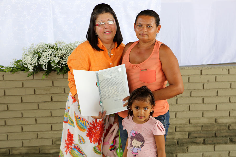 Entrega de títulos do Programa Moradia Legal II em Boca da Mata.