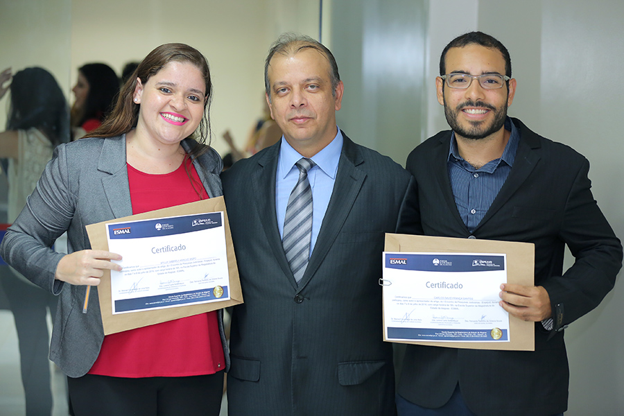 Entrega de certificados de participação no I Enpejud. Foto: Itawi Albuquerque
