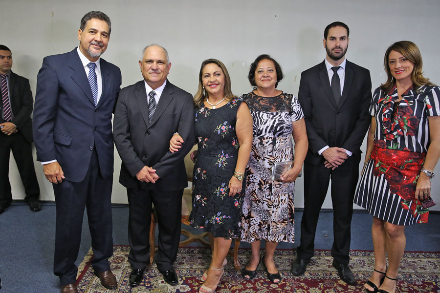 Desembargador Otávio Praxedes assume Governo do Estado.