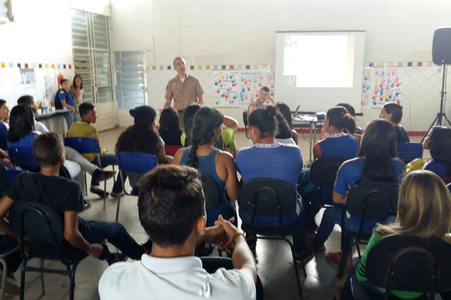 Soldado Silva, na Escola Haroldo Lima.
