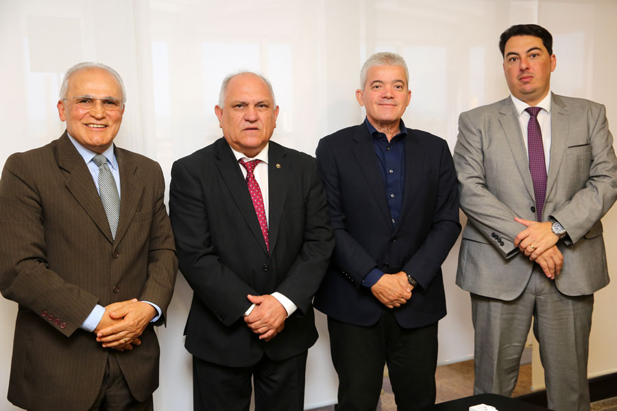 Juiz Maurílio Ferraz, presidente Otávio Praxedes, psicoterapeuta Paulo Campos e o diretor-geral do TJAL, Alexandre Sodré