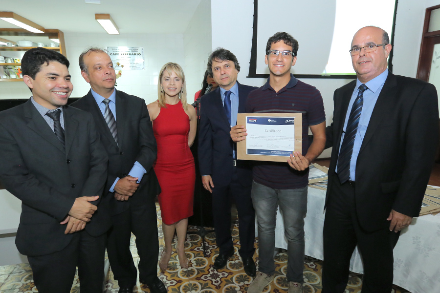 Entrega de certificados de participação no I Enpejud. Foto: Itawi Albuquerque