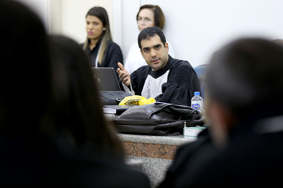 Juiz Diego Dantas, que conduz o julgamento.