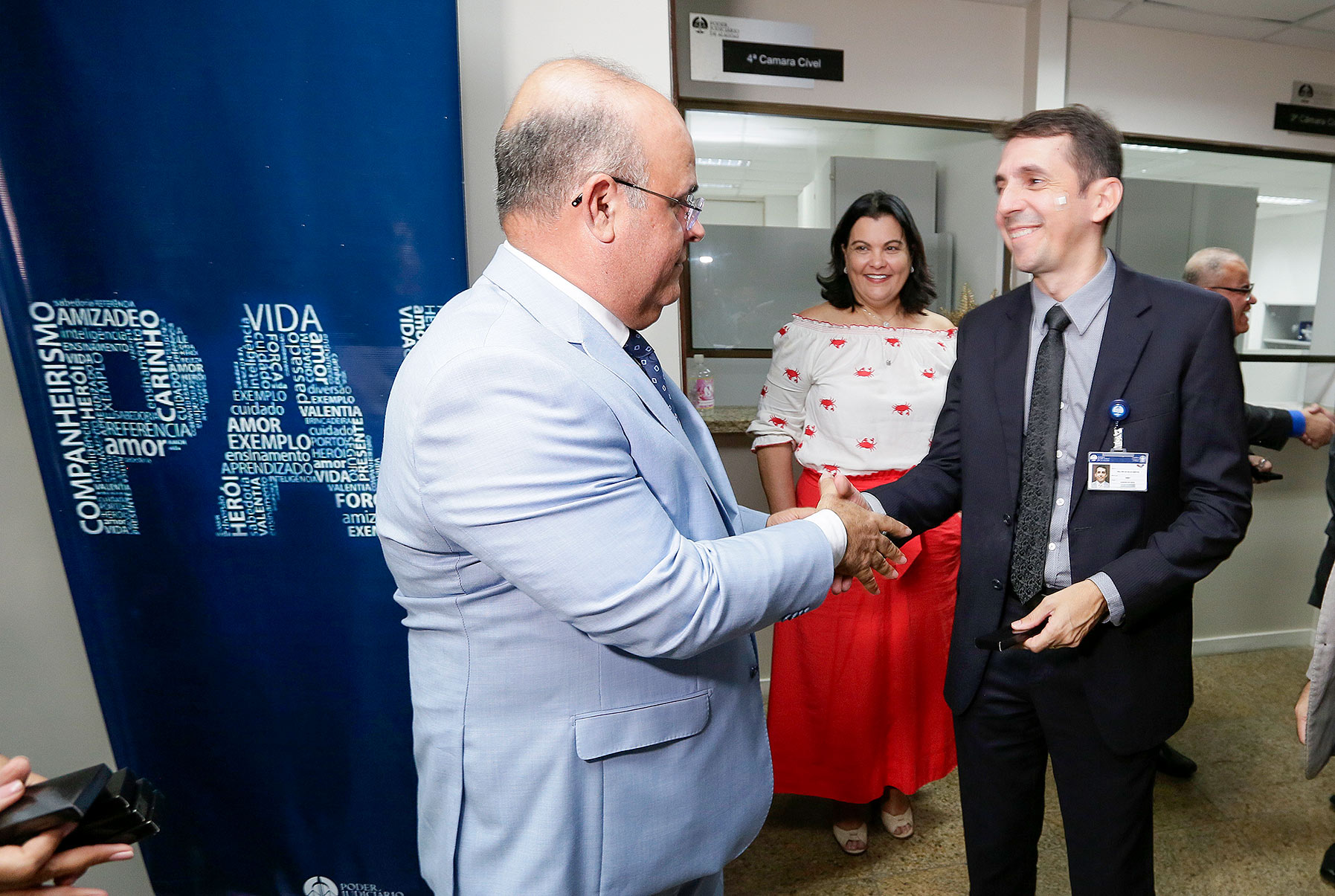Presidência do TJAL homenageia servidores pais do Judiciário.