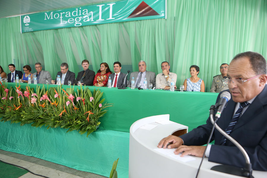 Prefeito de Olho D'Água do Casado, Gualberto Pereira.