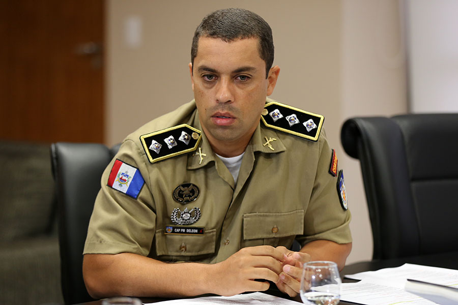 Capitão da PM David Deleon.
