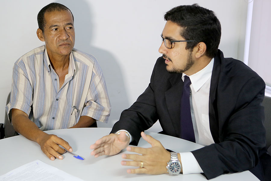 Advogado Samir Madeiro e Francisco Manoel Filho durante audiência de conciliação.