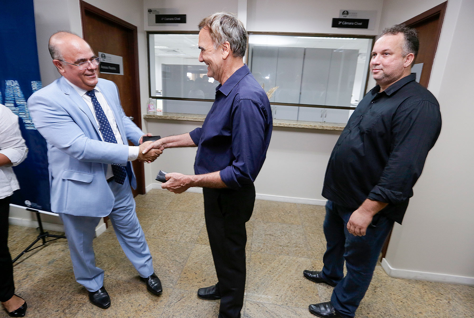 Presidência do TJAL homenageia servidores pais do Judiciário.