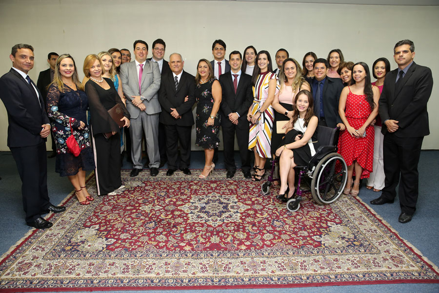 Desembargador Otávio Praxedes assume Governo do Estado.