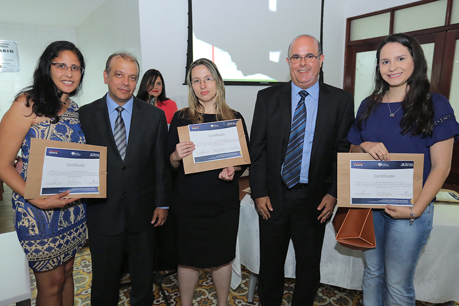 Entrega de certificados de participação no I Enpejud. Foto: Itawi Albuquerque