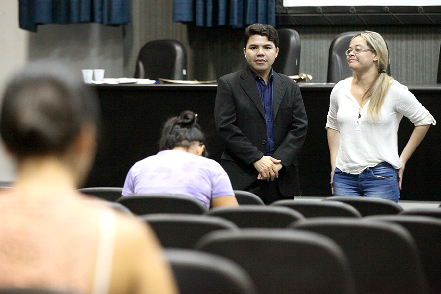 Juiz Hélio Pinheiro, coordenador de Porjetos Especiais da Esmal, acompanhou a aplicação do exame.