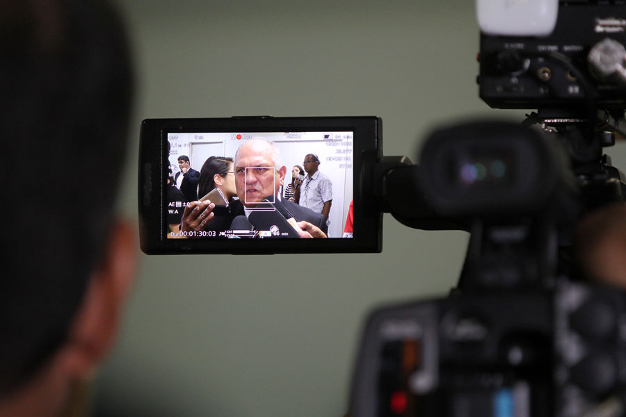 Desembargador Otávio Praxedes assume Governo do Estado.