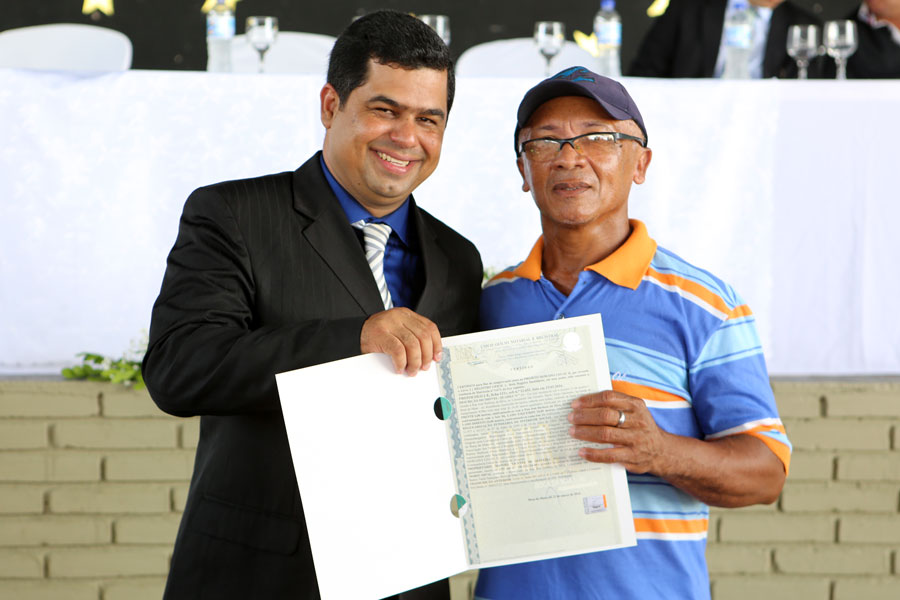 Entrega de títulos do Programa Moradia Legal II em Boca da Mata.