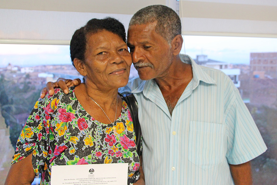 Casal cancelou pedido de divórcio durante mutirão estadual da conciliação. Foto: Gildo Júnior