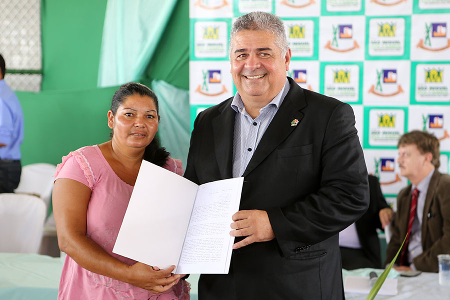 Entrega de títulos do Moradia Legal II em São Miguel dos Campos.