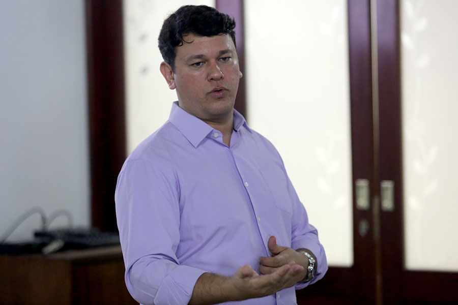 Jornalista Fábio Gusmão, editor do jornal Extra do Rio de Janeiro.