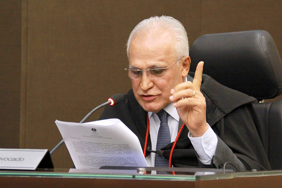 Juiz Maurilio Ferraz, durante a leitura do voto.