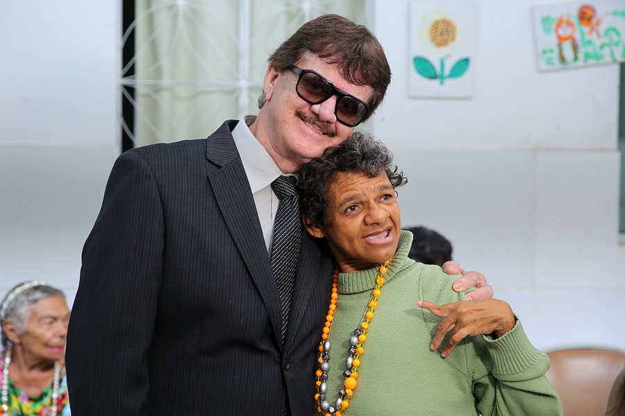 ﻿Projeto Servos entrega donativos à Associação Acolhimento Mãe das Graças.