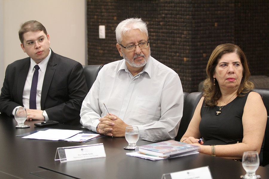 Nigel Stwart, Alexandre Caiado e Cláudia Lopes.