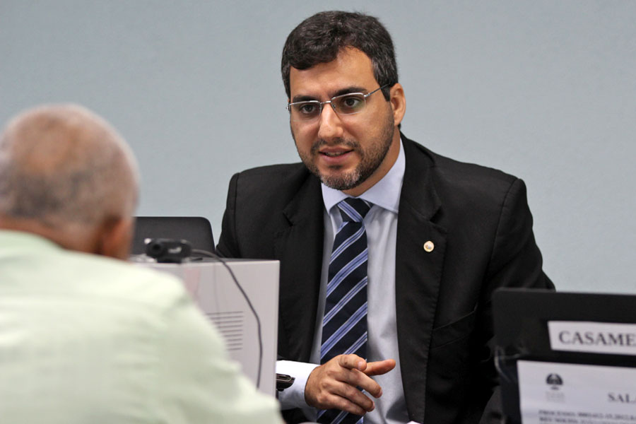 Juiz Bruno Acioli Araújo participa do mutirão.
