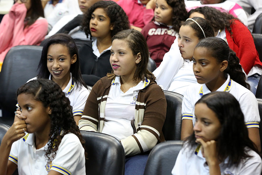 PCJE promove palestra sobre cultura do estupro para estudantes da rede pública.