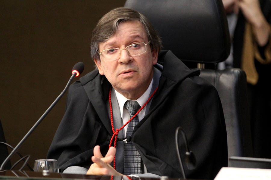 Desembargador João Luiz Lessa votou pela concessão parcial da segurança.