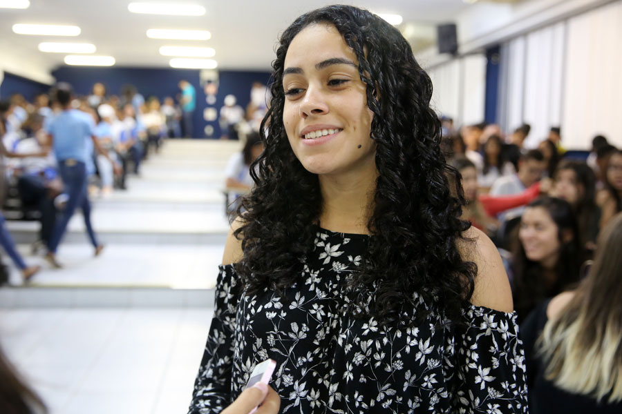Estudante de direito na Unit, Maria Clara palestrou sobre cyberbullying