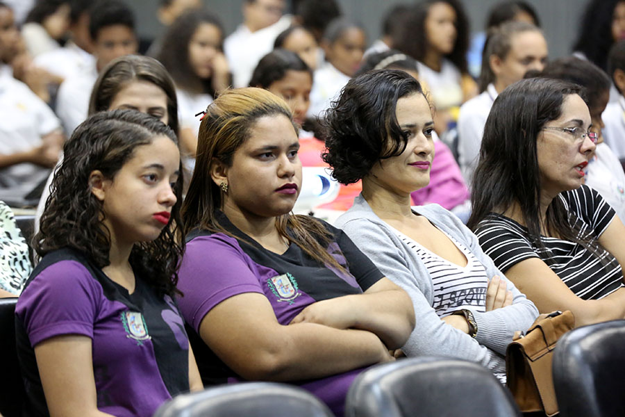 PCJE promove palestra sobre cultura do estupro para estudantes da rede pública.