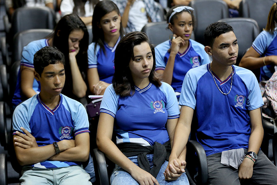 PCJE promove palestra sobre cultura do estupro para estudantes da rede pública.