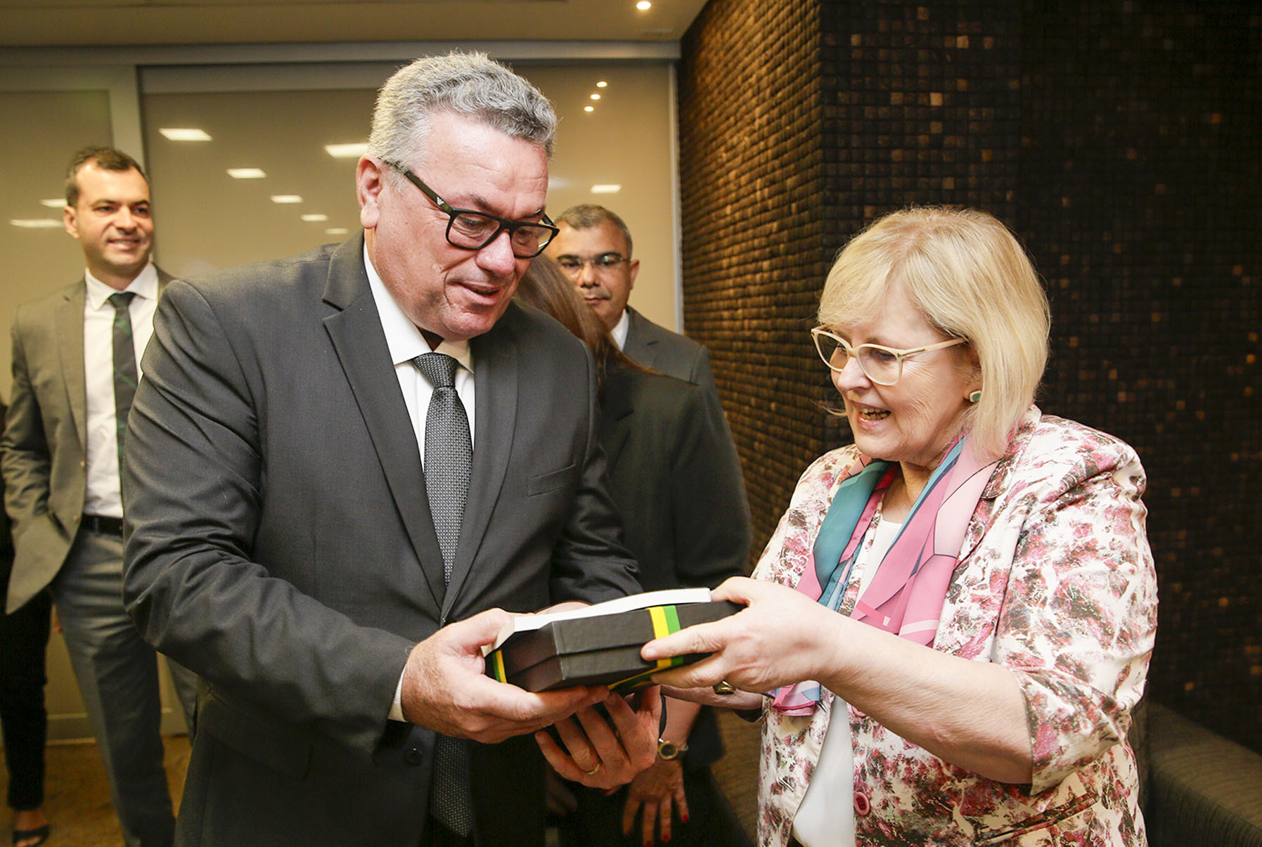 Ministra Rosa Weber recebe do TJAL a Comenda Desembargador Moura Castro.