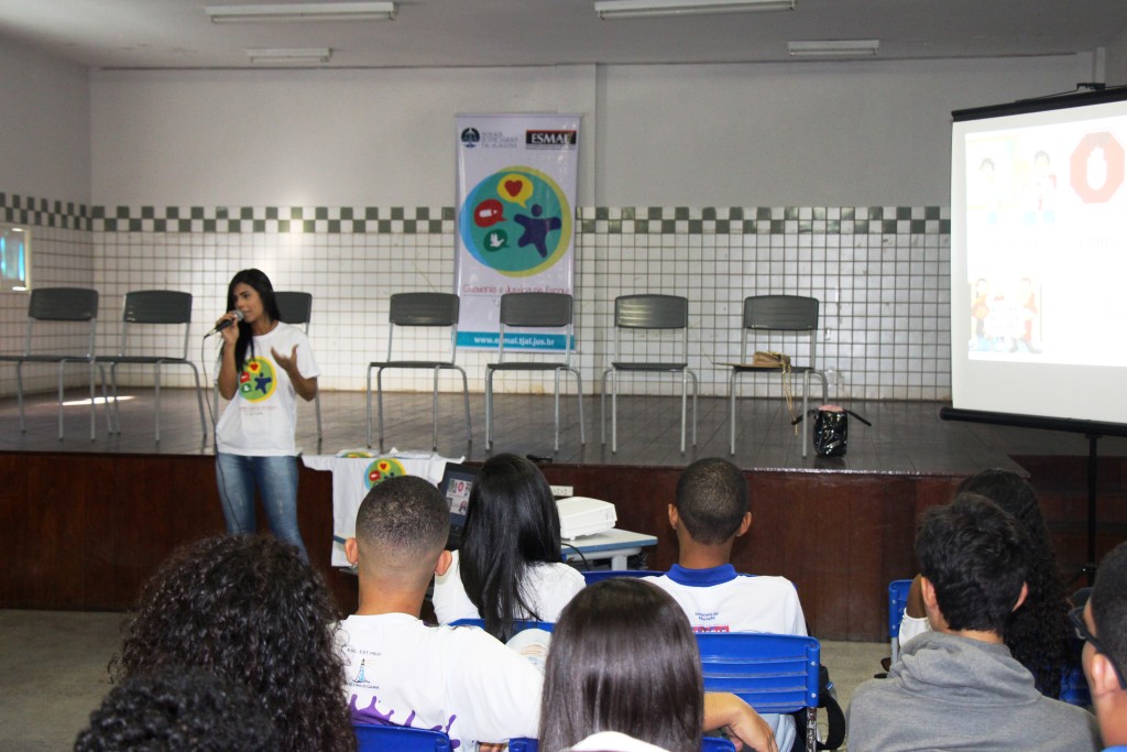 Amanda de Azevedo, servidora do TJ. 