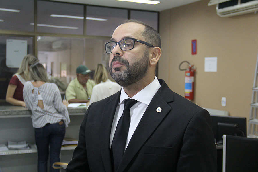 Juiz Yulli Rotter Maia.