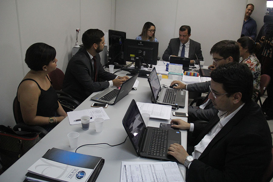 Sala de audiência onde as conciliações são feitas.