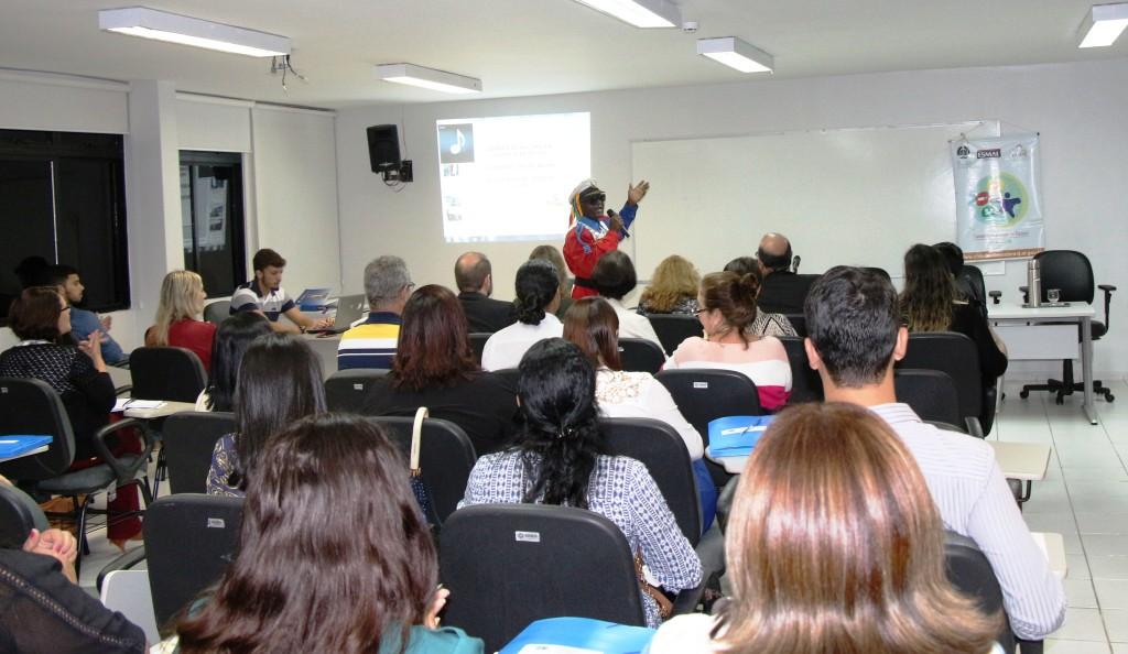 Mestre Dangel Odoro, embaixador da cultura popular de Alagoas, abriu o encontro. 
