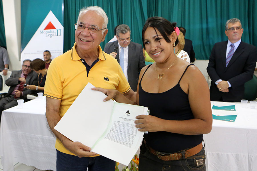 200 títulos de propriedade são entregues à população de Pão de Açúcar