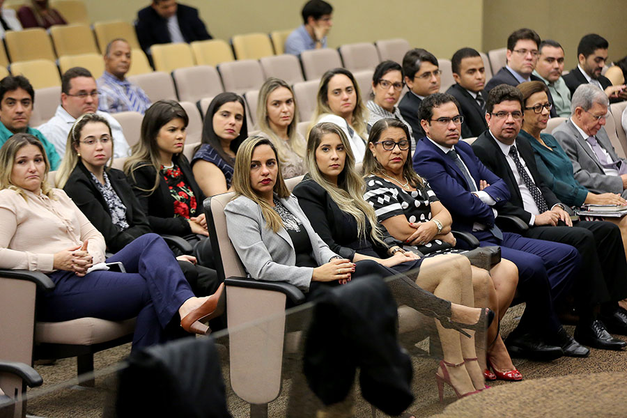 Público acompanha escolha da nova cúpula.