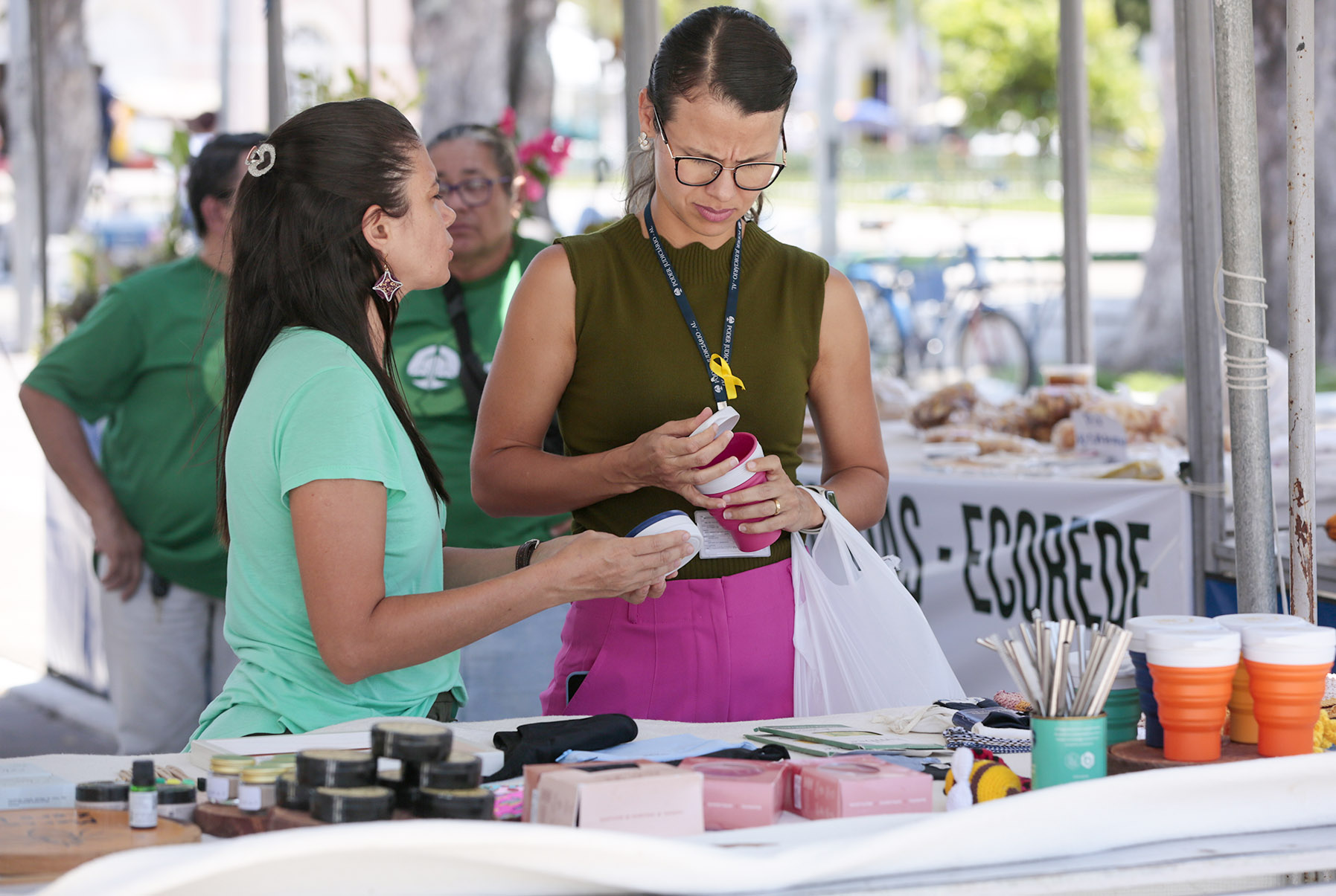 Feira agroecológica do TJAL leva produtos orgânicos à população
